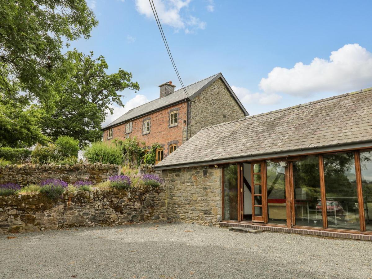 Byrdir Cottage Llanwrthwl Eksteriør bilde