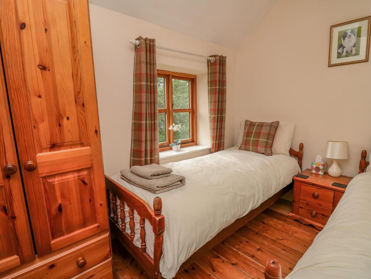 Byrdir Cottage Llanwrthwl Eksteriør bilde